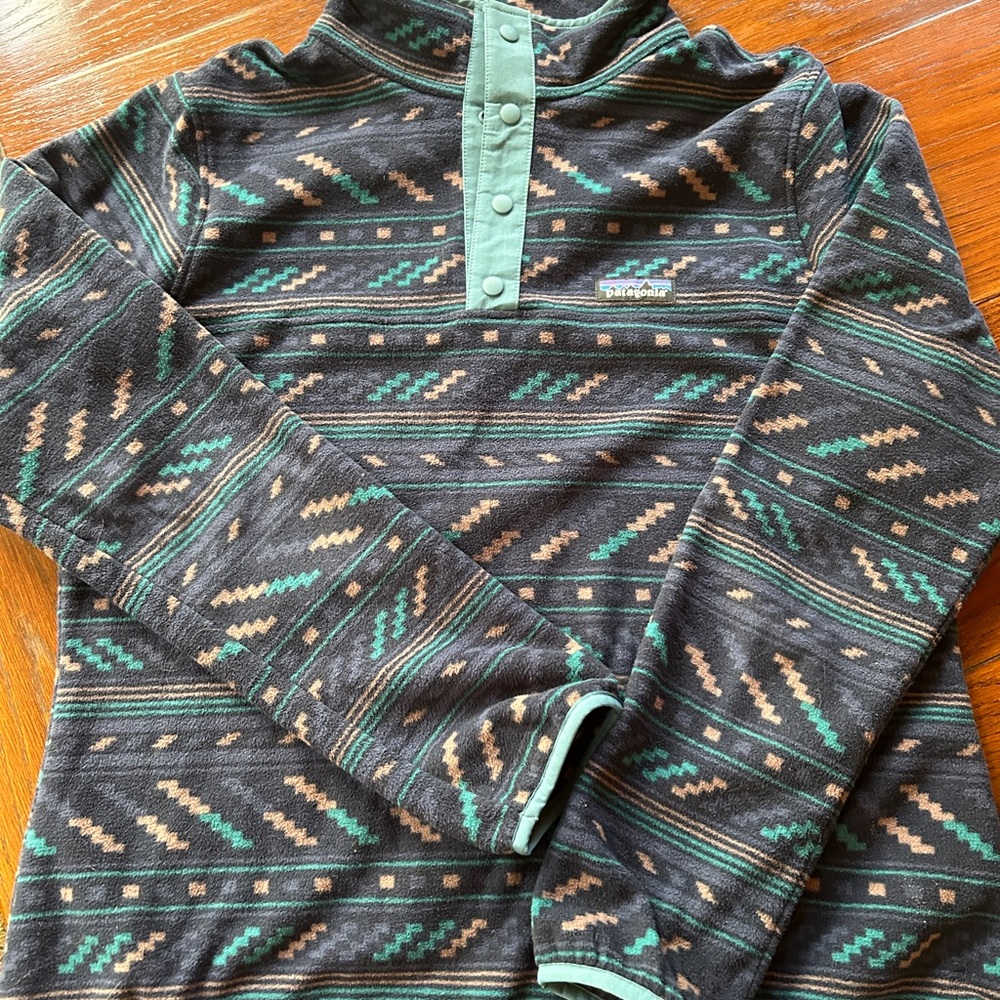 Patagonia 1/4 zip patterned fleece in Size Large